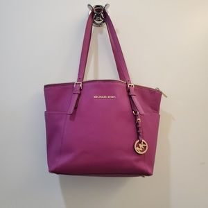 Michael Kors Jet Set Tote